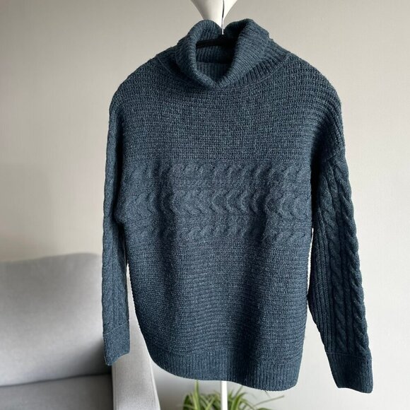 SUZY SHIER Women's Turtle Neck Stone Blue Sweater Warm, Size Large - Picture 2 of 12